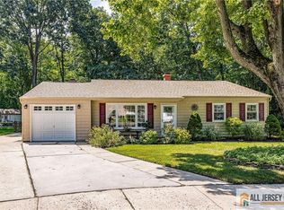 16 Eisenhower Ct, Matawan, NJ 07747