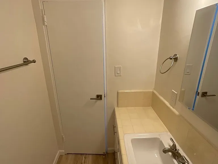 3942 Stevely Ave — Photo 10