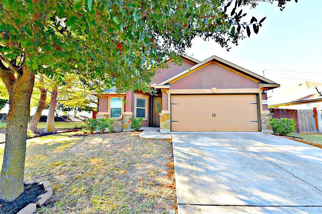 3 bed, 2.0 bath, 1457 sqft, $1,950 — Photo 1