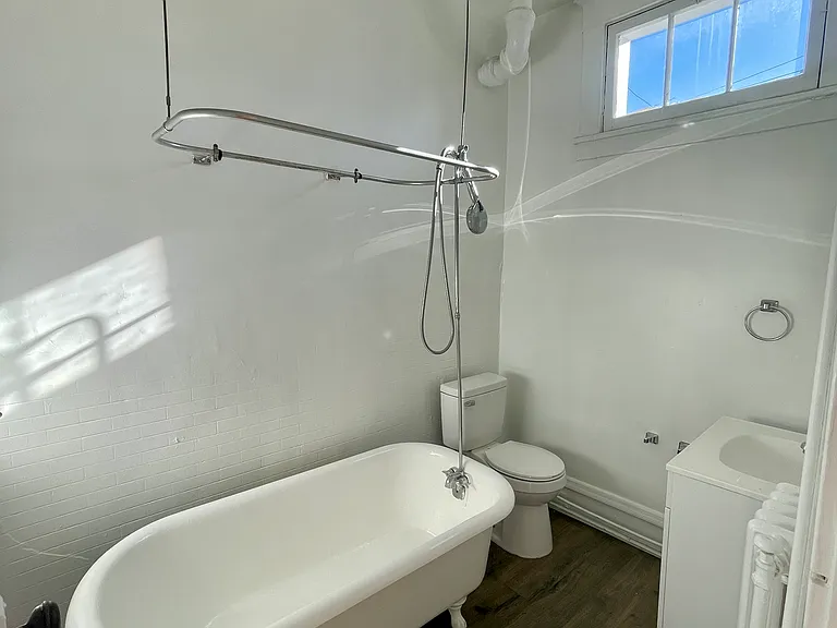 707-709 Warren St #2 — Photo 9