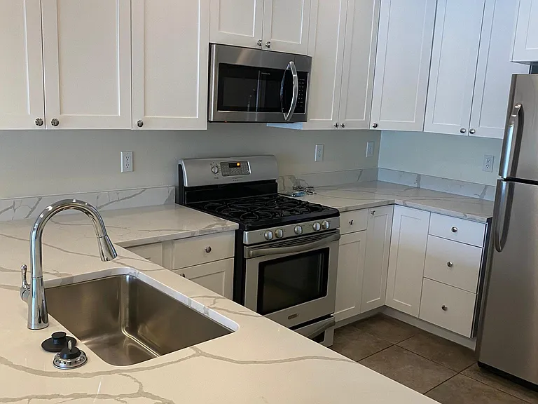 Axis at 739 Apartments — Photo 9