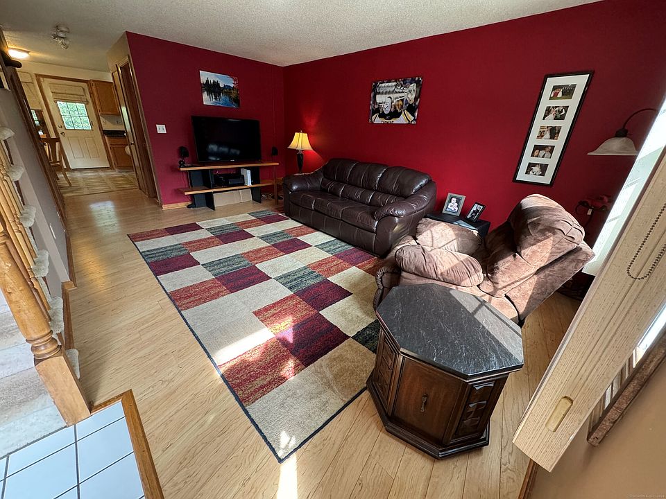 Pond Hollow 10 White Tail Ln Wallingford CT Zillow