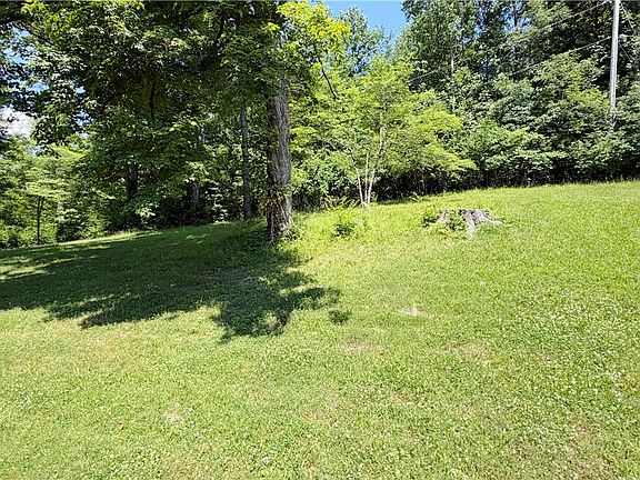 8th image of 6276 Cedar Springs Rd