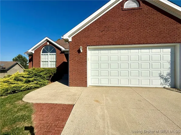 406 Crest Way, Henryville, IN 47126