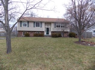 102 Parkmeadow Dr, Pittsford, NY 14534