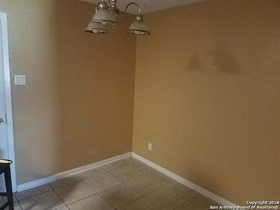 4th image of 362 E Ackard Pl
