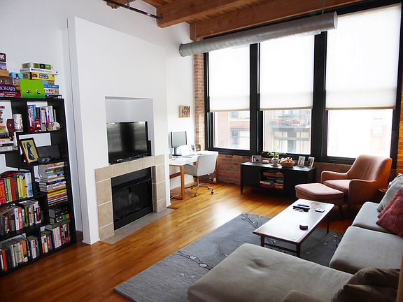 3rd image of 728 W Jackson Blvd APT 616