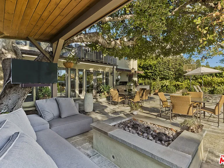 2855 Club Dr — Photo 41