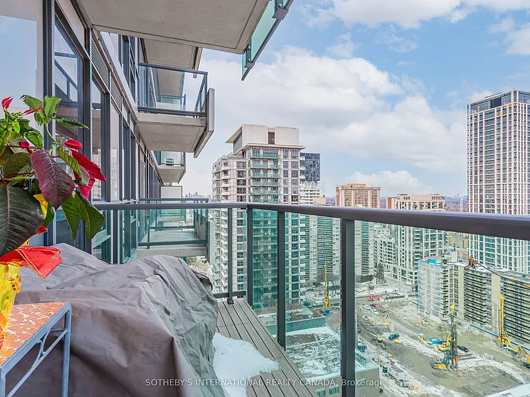 70 Roehampton Ave #2014 — Photo 26