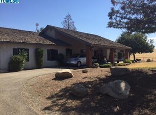 8280 Old Stage Rd, Terra Bella, CA 93270