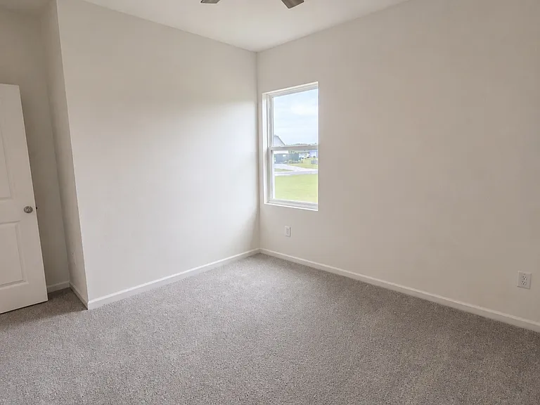 423 Castillo Dr — Photo 25