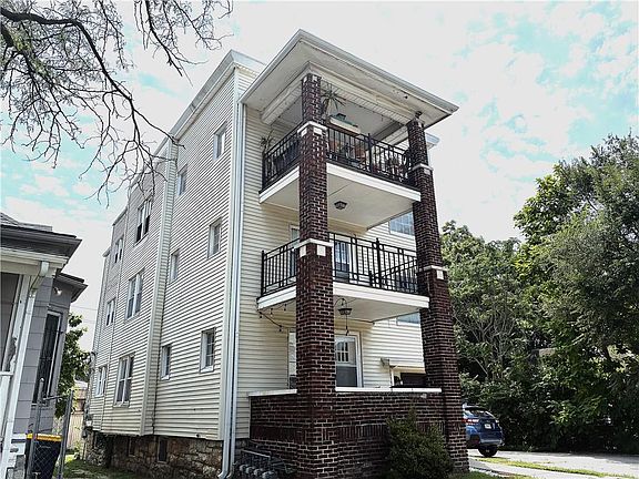 2nd image of 3241 Gillham Rd