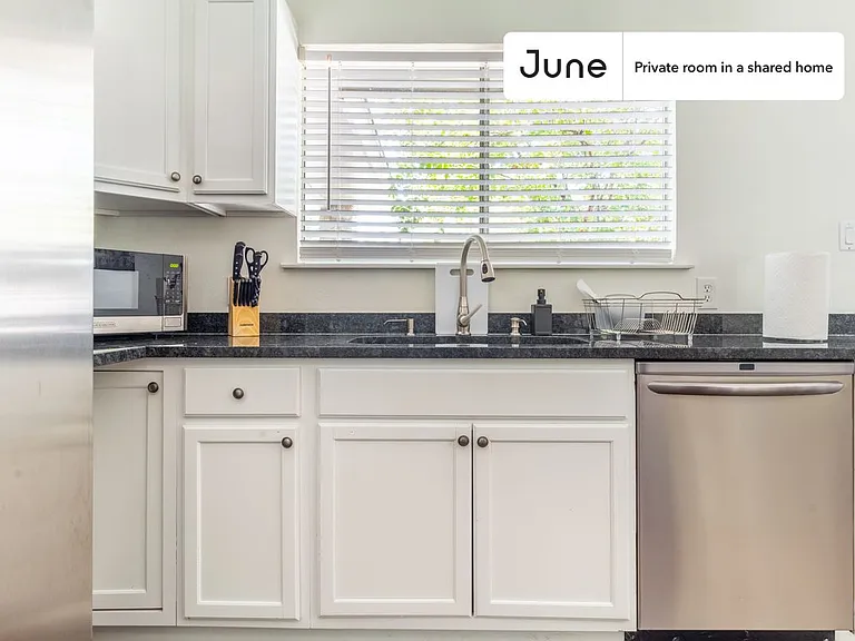 9803 Chukar Cir #B — Photo 16