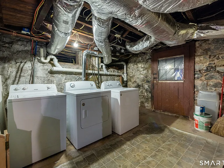 276 Humphrey St #1 — Photo 15