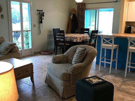 3rd image of 2242 Greenhaven Dr