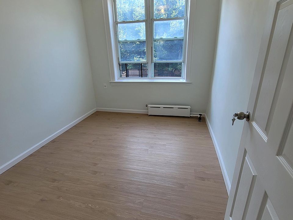 1st image of 15123 34th Ave Floor 2