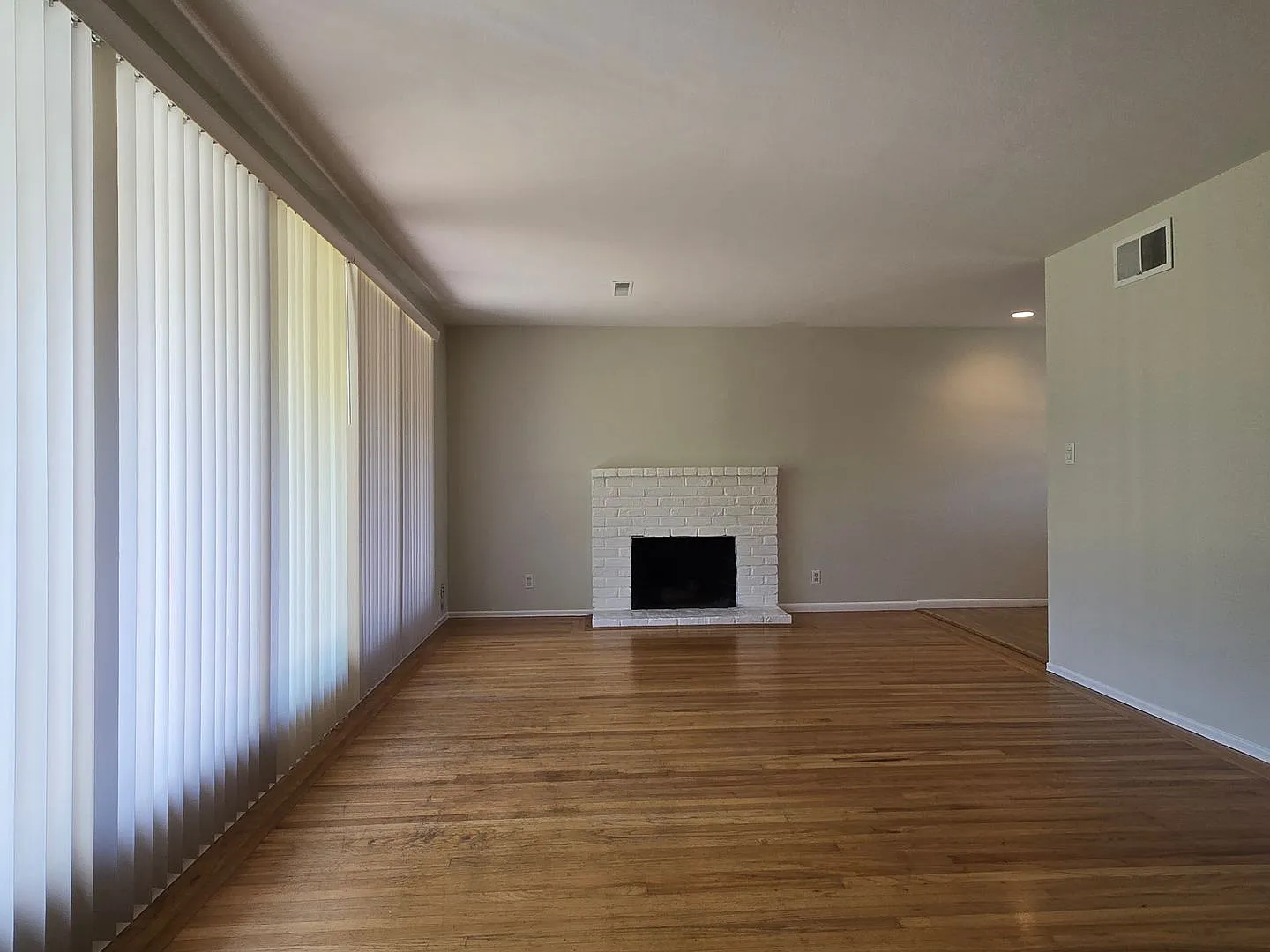 Spacious Split Level Home, Wood Floors, Fresh Paint, Nice Backyard, Great Location! — Photo 4