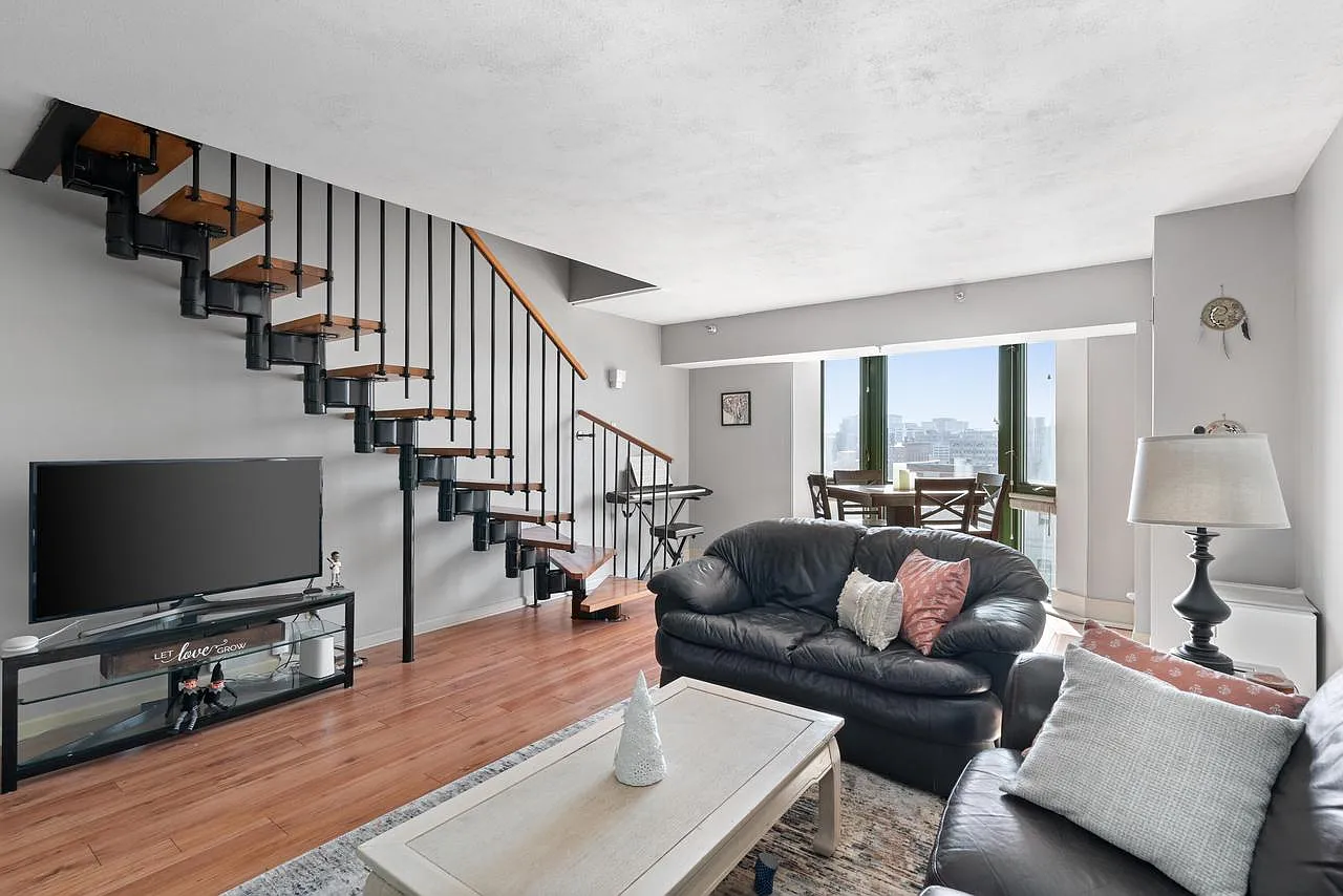 270 East Highland AVENUE #647 photo 1