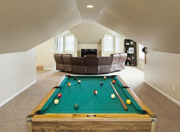 800 ft Bonus Room w/Separate Staircase Entry