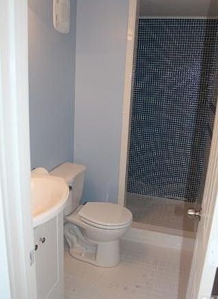 3rd image of 2025 Quebec Ave S