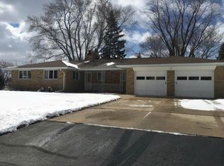 765 Glory Rd, Green Bay, WI 54304