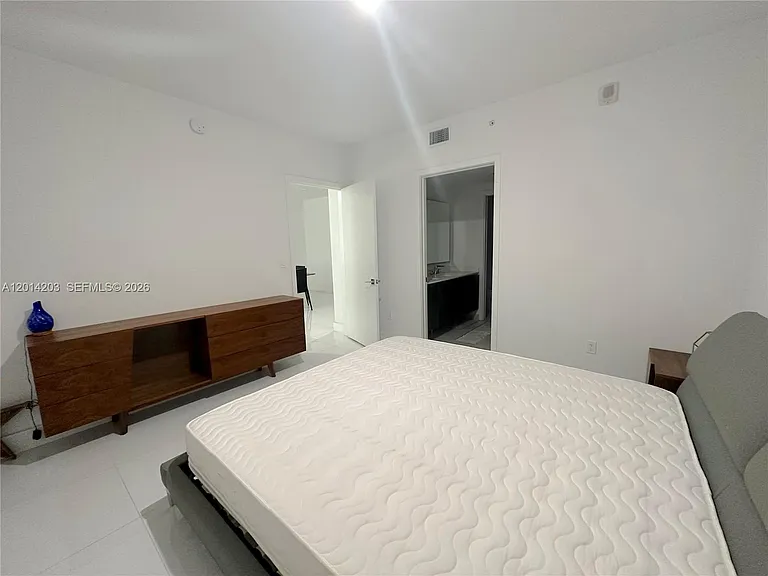 488 NE 18th St #2502 — Photo 11