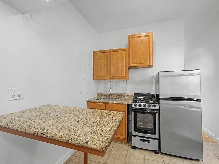 90 Stanton St #5D — Photo 1