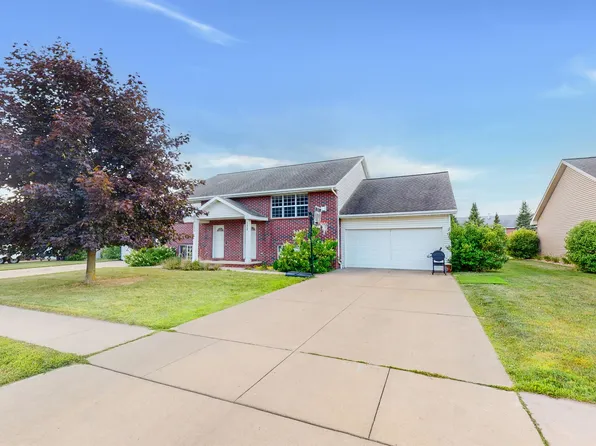 130 E River Dr, De Pere, WI 54115