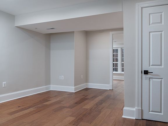 4th image of 1 E Montgomery St #11544773