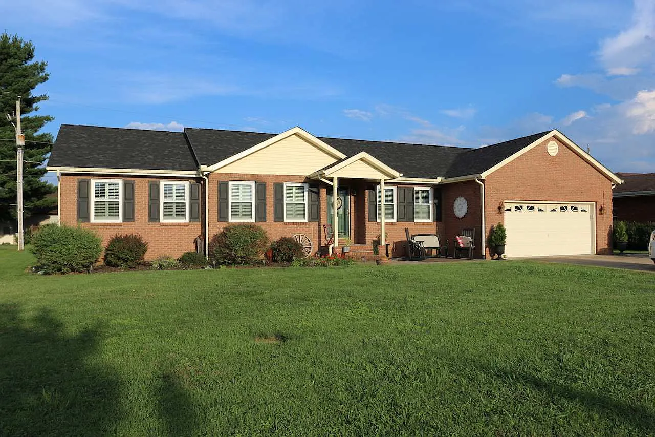 161 Township Road 1387 photo 1