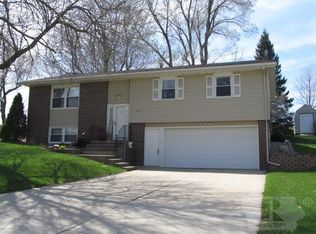 278 Peeble Ln, Carroll, IA 51401