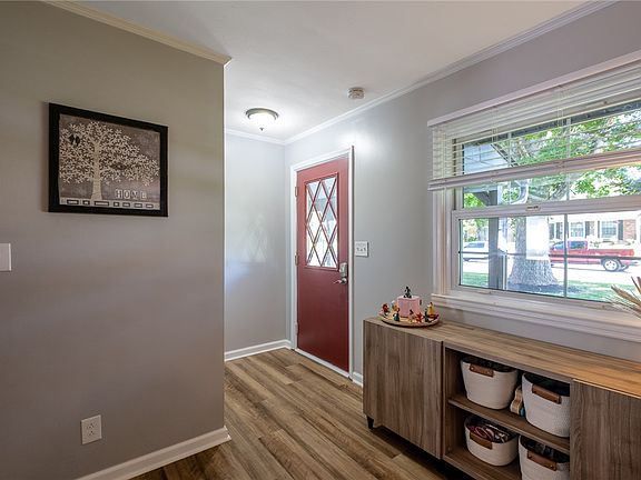 4th image of 2767 Woodmont Dr