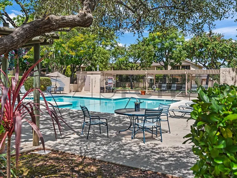 11030 Firethorne Dr — Photo 32