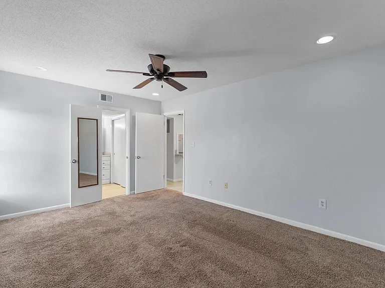 408 Marshall Ct NW #5 — Photo 16