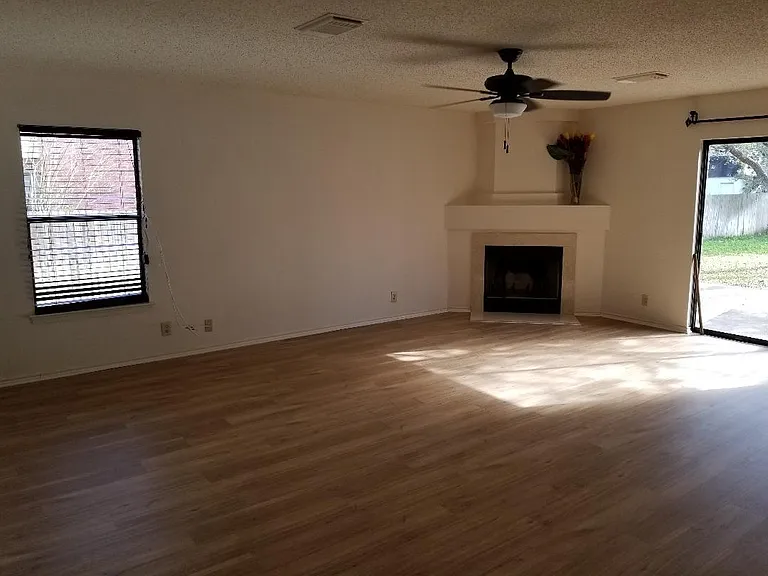 14234 Emerald Hill Dr — Photo 20