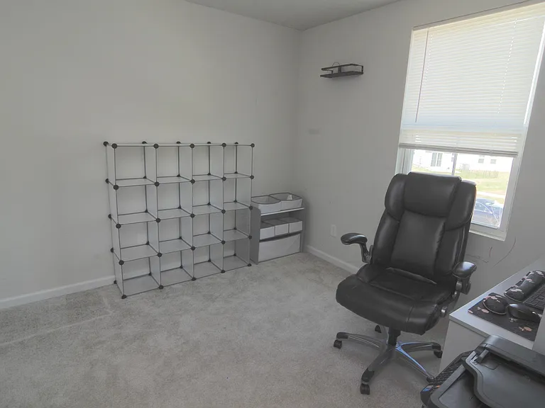 385 Saskatoon Dr — Photo 19