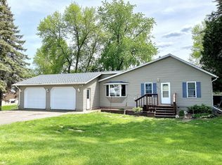 215 Lake St W, Isle, MN 56342