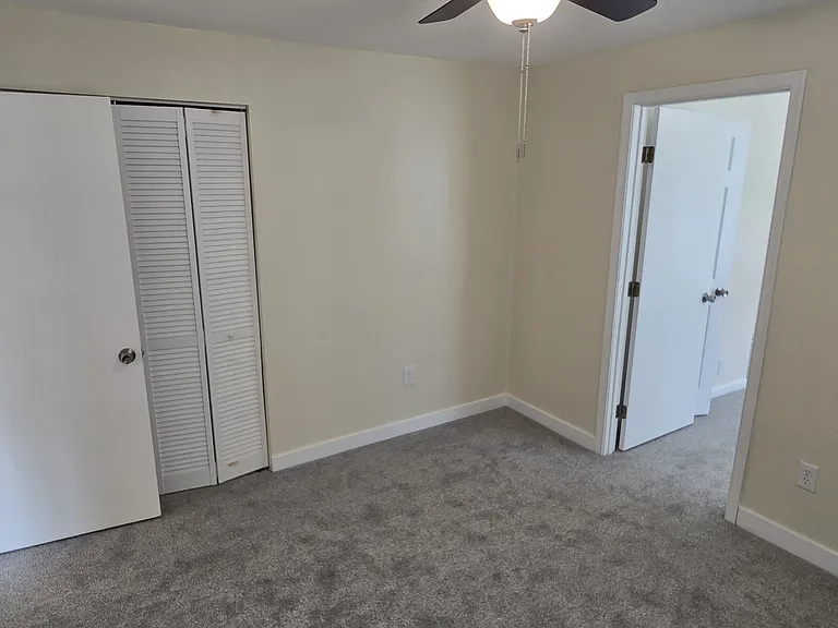 808 Hancock Ave — Photo 5