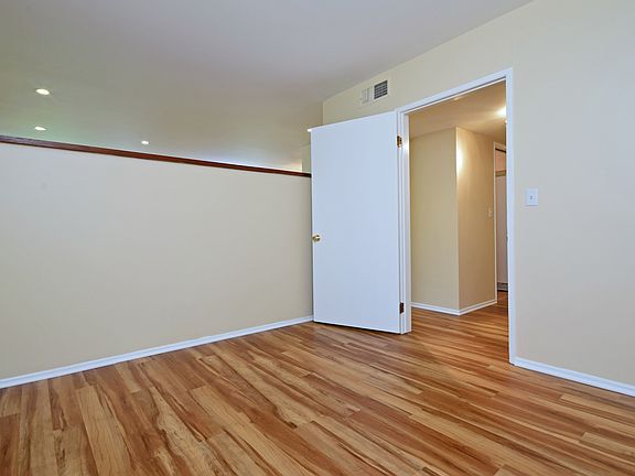 5th image of 14141 Dickens St APT 307