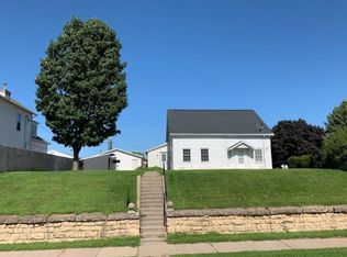 709 Garfield Ave, Dubuque, IA 52001