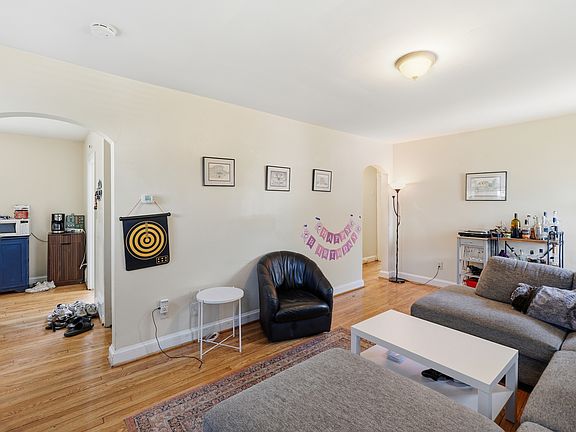 4th image of 7211 Dartmouth Ave
