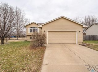5408 S Sundowner Ave, Sioux Falls, SD 57106