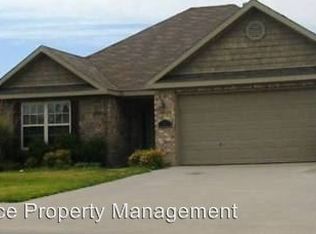206 E Post Rd, Rogers, AR 72758