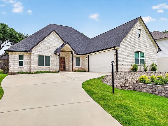2nd image of 229 Blue Hill Dr