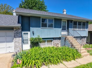 5523 S 42nd Street Ct, Lincoln, NE 68516