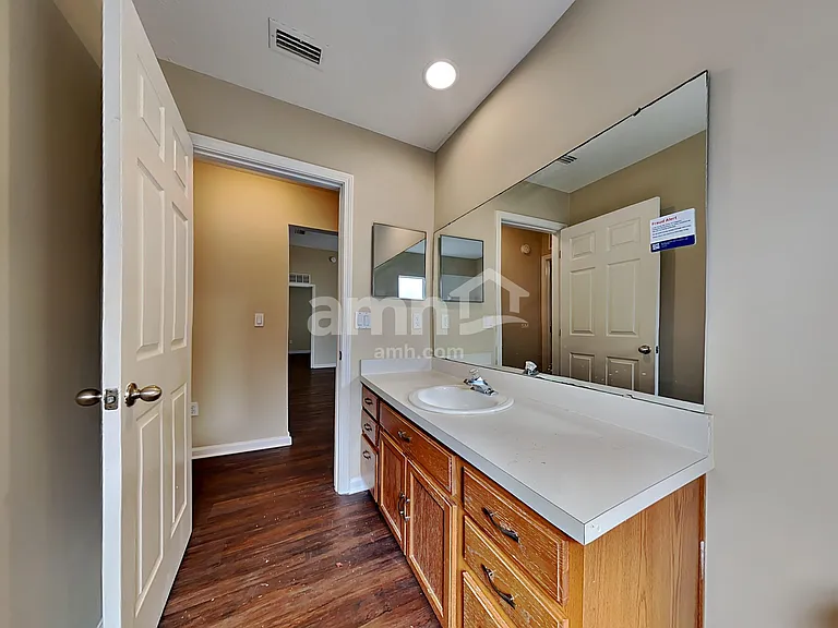 8227 Stelling Dr — Photo 14