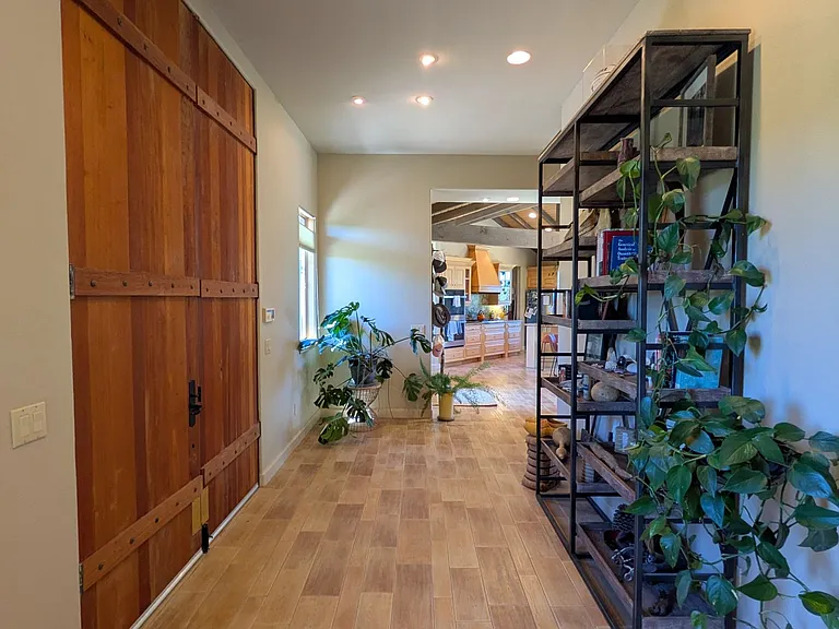 8565 Orcutt Rd — Photo 9