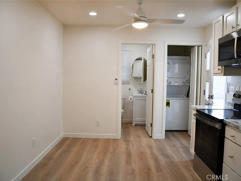 388 N Parker St #B — Photo 11