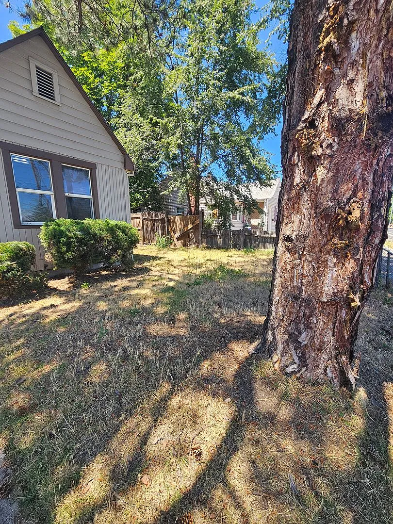 Charming 2 Bedroom Home! — Photo 3
