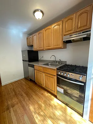 Rented by Peter R. Hungerford, LREB | media 41